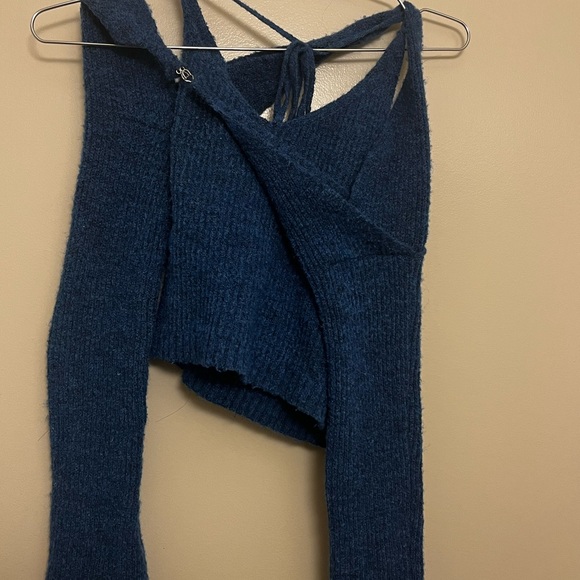 Pain or pleasure blue top - Picture 3 of 5